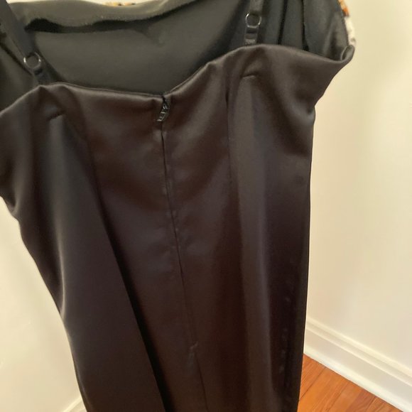 Pinup Couture Stephanie Wiggle Dress, Black with Faux Fur Trim, Size Medium - Picture 3 of 9